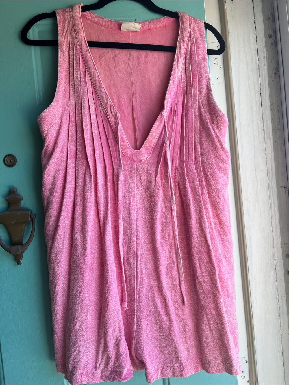 Pink Sleeveless V-Neck romper with pockets Size Small